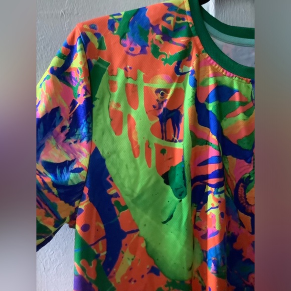 Fluorescent Aofmoka Neon Man’s T Shirt - Picture 2 of 7